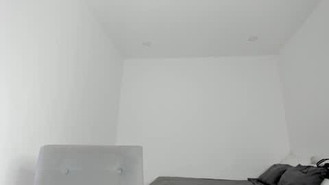 Follow me on instagram and twitter as correaktnees online show from 03.04.25