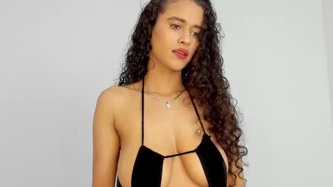 Snapshot of katrhin_66 chatting on 12.17.24 Kathrin online show from 12.17.24