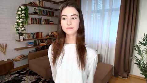 Kate Aurora online show from 03.04.26