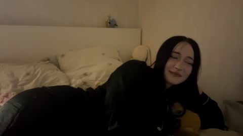 Snapshot of katrineb chatting on 07.18.26 katrineb online show from 07.18.26