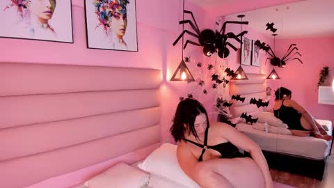 Snapshot of katta_giil chatting on 10.29.25 Katta online show from 10.29.25