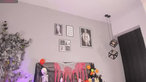 Snapshot of kattejordan chatting on 10.28.25 Katerine online show from 10.28.25