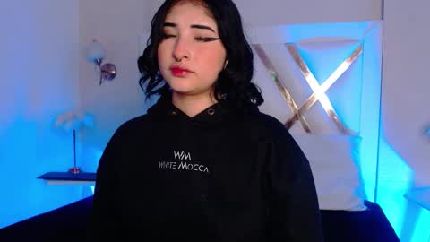 Snapshot of kattengel chatting on 09.29.25 katt online show from 09.29.25