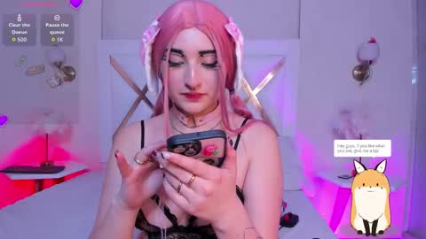 Snapshot of kattengel chatting on 09.30.25 katt online show from 09.30.25