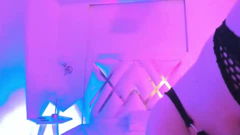 Snapshot of kattengel chatting on 12.04.25 katt online show from 12.04.25