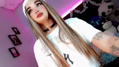 Snapshot of kattie_sweet_ chatting on 11.11.25 kattie_sweet_ online show from 11.11.25