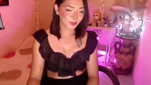 Snapshot of kattiecurrent chatting on 10.14.25 Saisy online show from 10.14.25