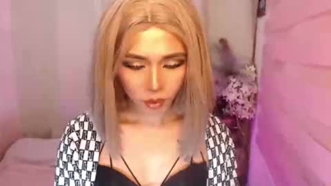 Snapshot of kattiecurrent chatting on 02.05.26 Saisy online show from 02.05.26