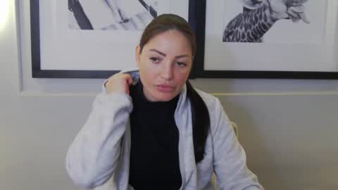 Snapshot of katylinee chatting on 03.19.26 Katyline online show from 03.19.26
