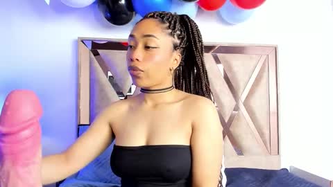 Snapshot of katyortiz chatting on 10.02.25 katyortiz online show from 10.02.25