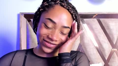 Snapshot of katyortiz chatting on 10.03.25 katyortiz online show from 10.03.25