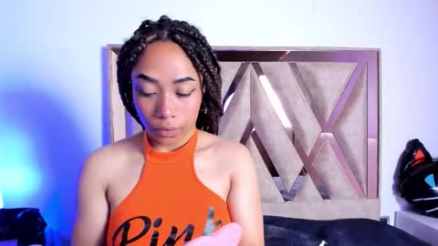 Snapshot of katyortiz chatting on 10.23.25 katyortiz online show from 10.23.25