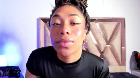 Snapshot of katyortiz chatting on 10.25.25 katyortiz online show from 10.25.25