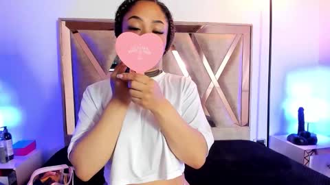 Snapshot of katyortiz chatting on 11.13.25 katyortiz online show from 11.13.25