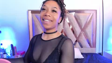 Snapshot of katyortiz chatting on 11.24.25 katyortiz online show from 11.24.25