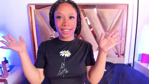 Snapshot of katyortiz chatting on 11.27.25 katyortiz online show from 11.27.25