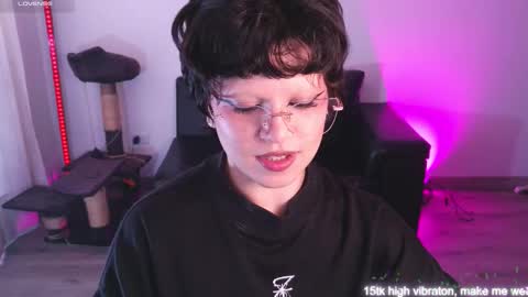 Snapshot of katyxxx_043 chatting on 09.25.25 katyxxx_043 online show from 09.25.25