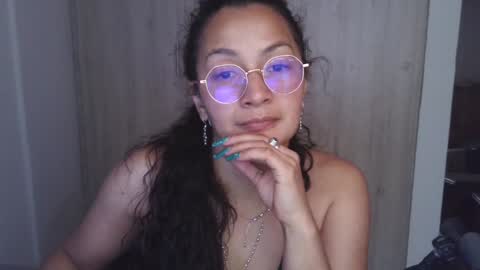  Khawit  online show from 02.05.25