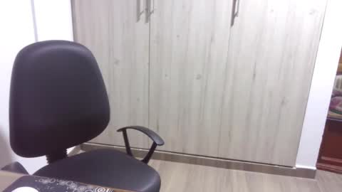  Khawit  online show from 02.10.25