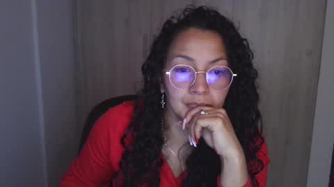  Khawit  online show from 02.18.25