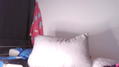  Khawit  online show from 09.15.25