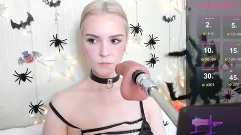 Snapshot of kaya_devis chatting on 10.31.25 KAYA online show from 10.31.25