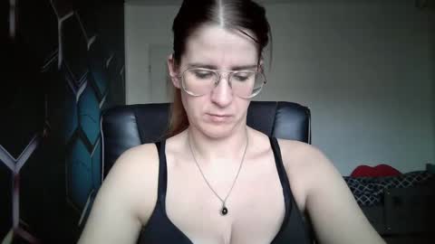 Snapshot of kayalips chatting on 09.28.25 KayaLips online show from 09.28.25