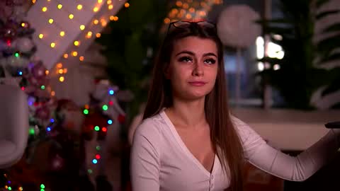 Snapshot of kaylabray chatting on 12.21.25 kaylabray online show from 12.21.25