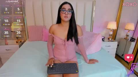 kayladavies_ online show from 05.30.26