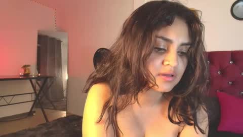 Snapshot of kaylavanber_ chatting on 02.18.25 KAYLA Damian online show from 02.18.25