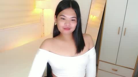 Y O U R        F U T U R E       K A Y L E E  online show from 02.20.25