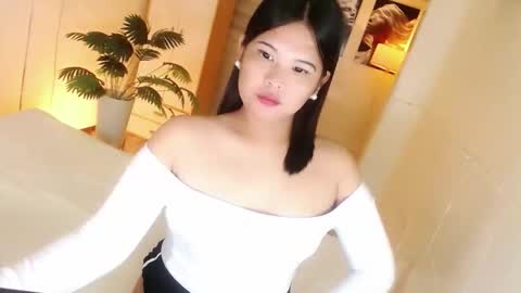 Y O U R        F U T U R E       K A Y L E E  online show from 12.03.25