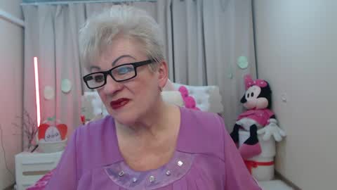 kaylesmoll online show from 04.08.26