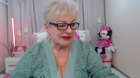 kaylesmoll online show from 04.11.26