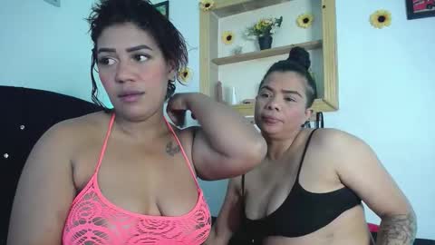 Snapshot of kaylie_and_dakota_ chatting on 12.19.25 kaylie and dakota online show from 12.19.25