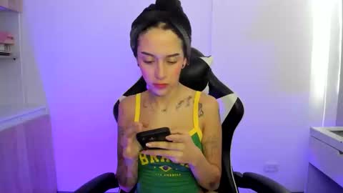 Snapshot of kaylie_xxx chatting on 05.04.26 kaylie online show from 05.04.26