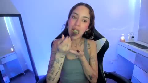 Snapshot of kaylie_xxx chatting on 06.16.26 kaylie online show from 06.16.26