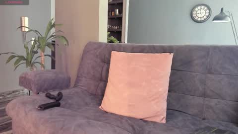 Snapshot of kayn_kalo chatting on 12.16.25 Kayn online show from 12.16.25