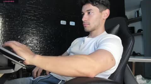 Snapshot of kayn_kalo chatting on 04.28.26 Kayn online show from 04.28.26
