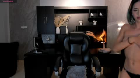 Snapshot of kayralanne chatting on 06.05.26 Kay online show from 06.05.26