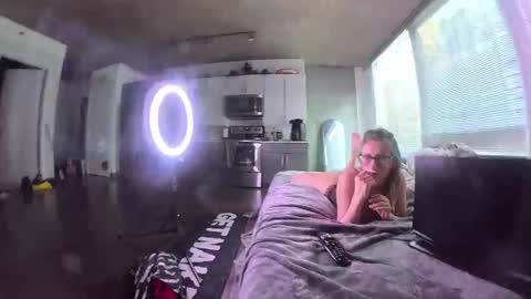 Snapshot of kaythepetiteblonde chatting on 04.03.26 kaythepetiteblonde online show from 04.03.26