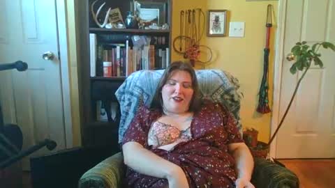 Snapshot of kaytiebird96 chatting on 02.25.25 Katie Bird online show from 02.25.25