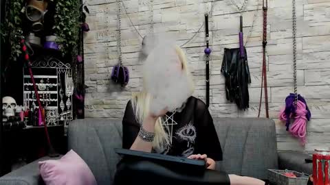 Miss Kazia online show from 10.06.25