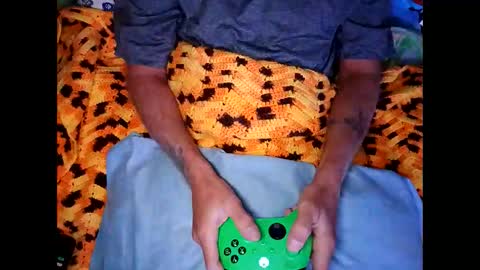 Snapshot of kcbro24 chatting on 10.21.25 kcbro24 online show from 10.21.25