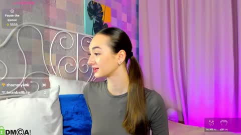 Kelly GMT 2 Su We Th Fr Sa   0300AM-09-00AM   online show from 09.27.25