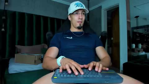 Snapshot of keelanmg chatting on 12.19.25 keelanmg online show from 12.19.25