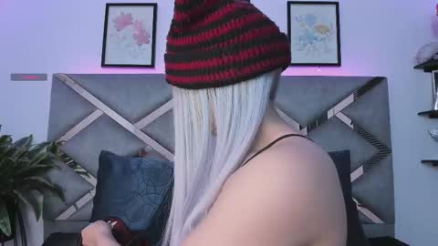 Keidy Monday to Saturday from 200 pm to 810pm  UTC-5 Colombia Time online show from 11.18.25