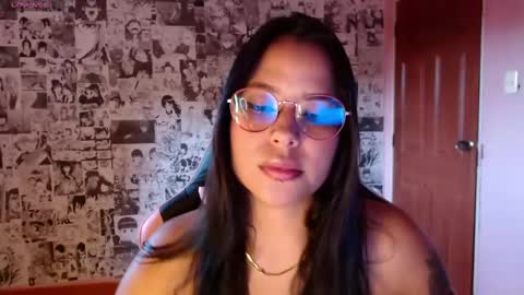 Snapshot of keikim_ chatting on 01.11.25 Kimk online show from 01.11.25