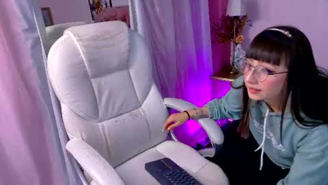    online show from 06.19.26