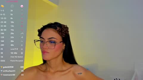 Snapshot of keily_brox chatting on 12.19.24 Keily brox online show from 12.19.24